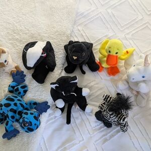 Bunch Of 8 Beanie Babies And Other Stuffed Toys